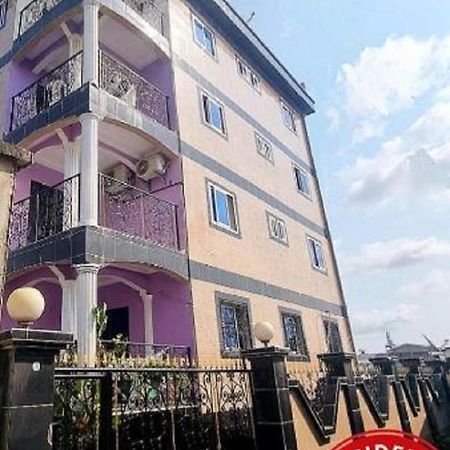 Residence Sighaka - Studio Meuble Vip Avec Wifi, Gardien, Parking Douala Exteriör bild